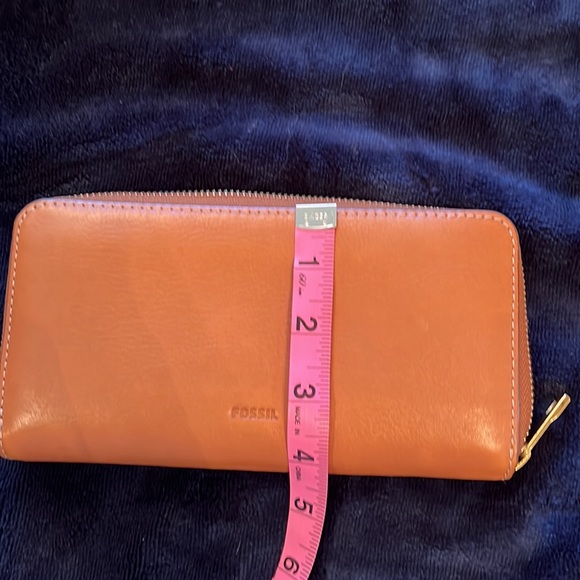 FOSSIL ZIP AROUND WALLET - Picture 9 of 10
